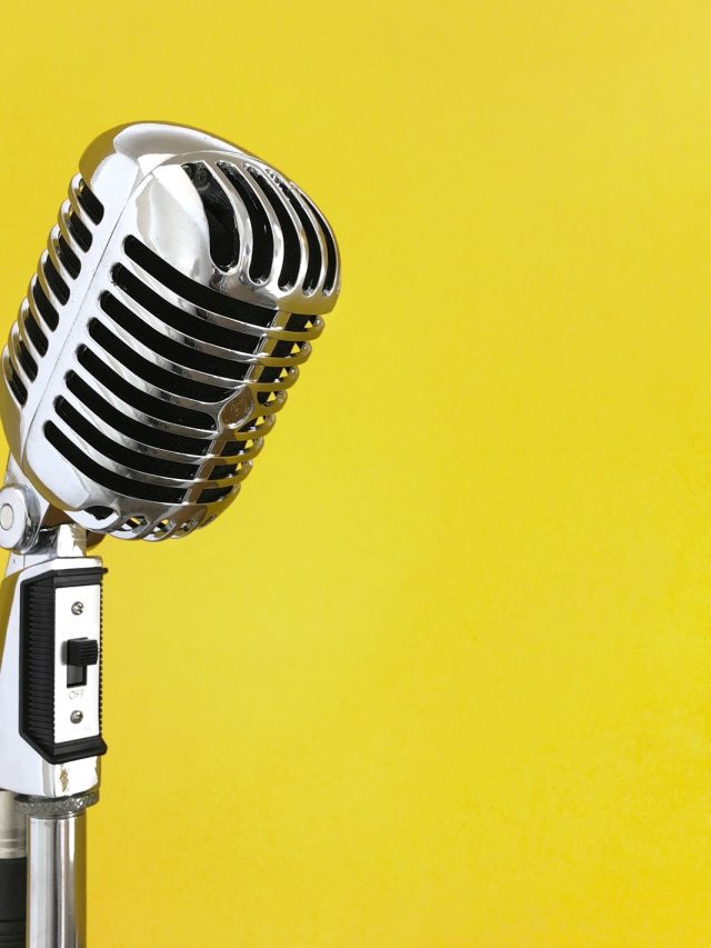 cropped-yellow-silver-old-music-vintage-retro-classic-microphone-voice-sing_t20_PJmO2J.jpg