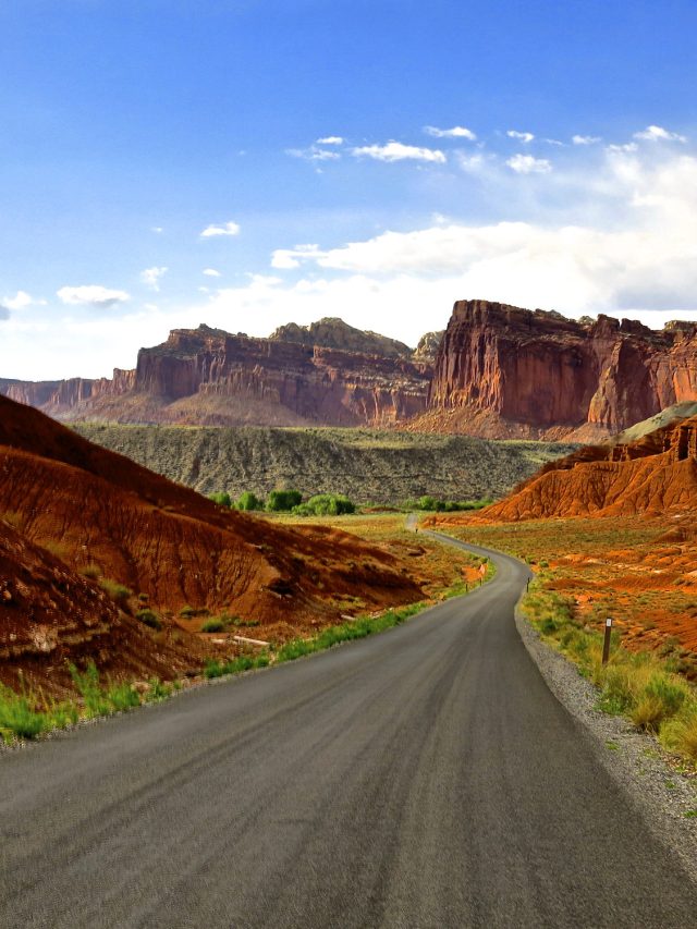 cropped-while-driving-through-utahs-capital-reef-nation-park-i-stopped-to-take-a-photo-is-the-breathtaking_t20_mm39V8.jpg