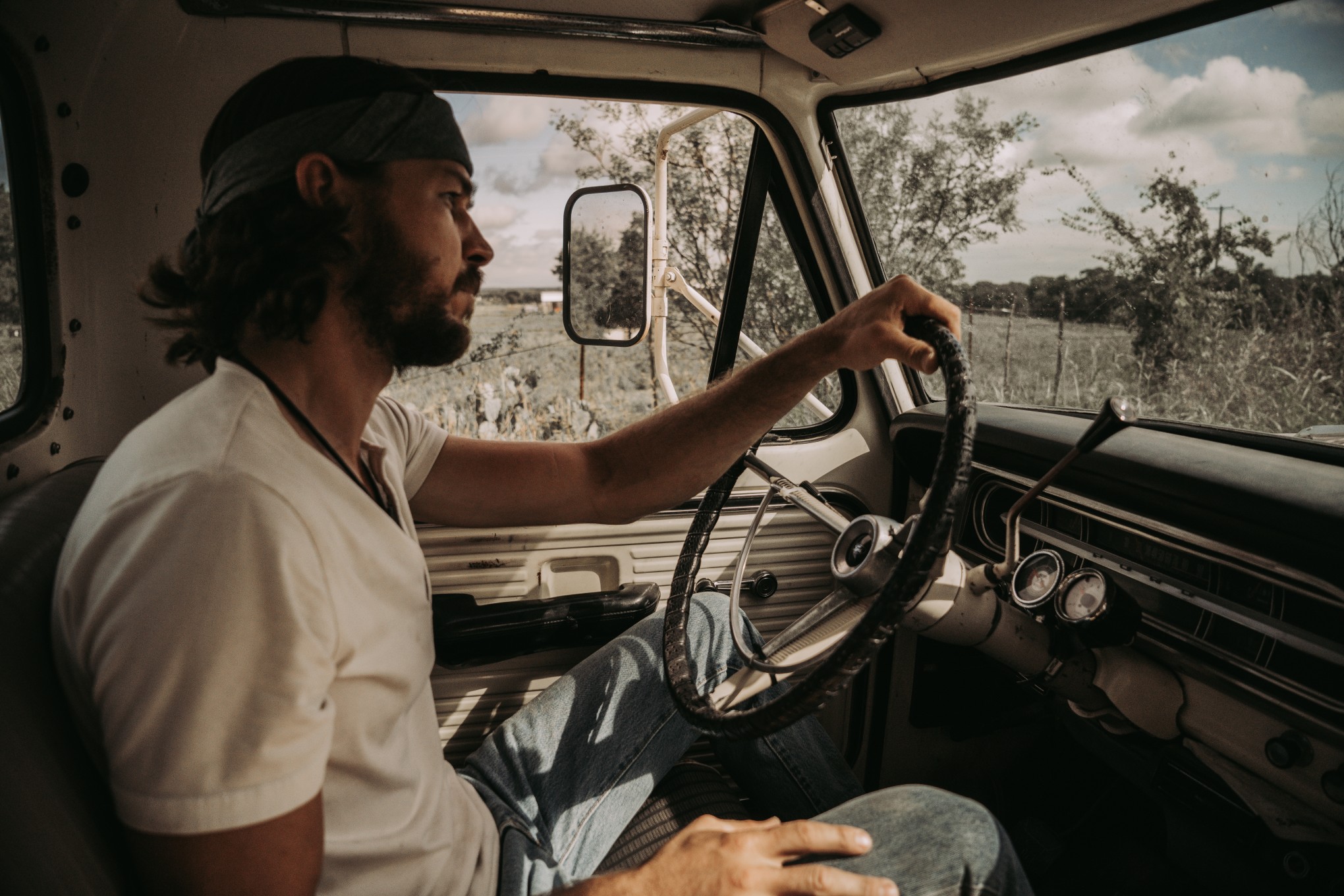 7 Classic Country Truck Driving Songs